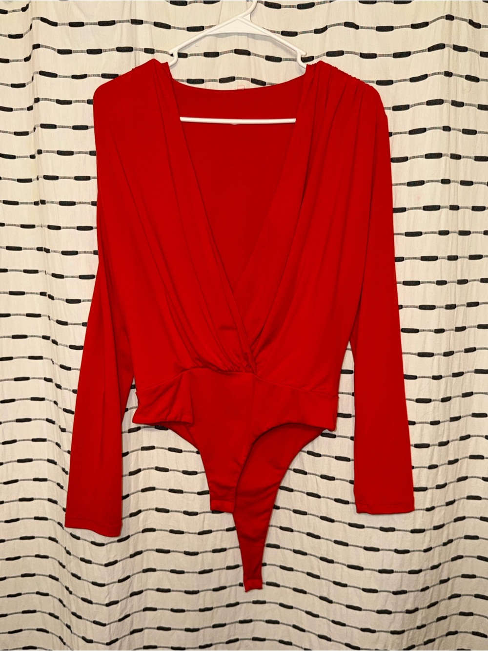 SHEIN Red Long-Sleeve Twist Front Bodysuit
